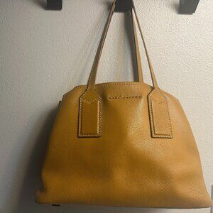 💛 Marc Jacobs "The Editor" Tote - Statement Style, Unbeatable Price! 💛